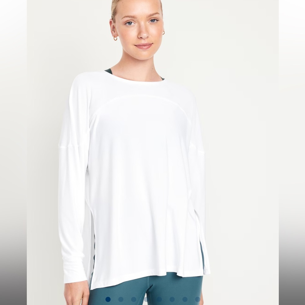 NWT Old Navy Active White Long Sleeve Workout Top